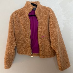 Nike Cropped teddy sweater
